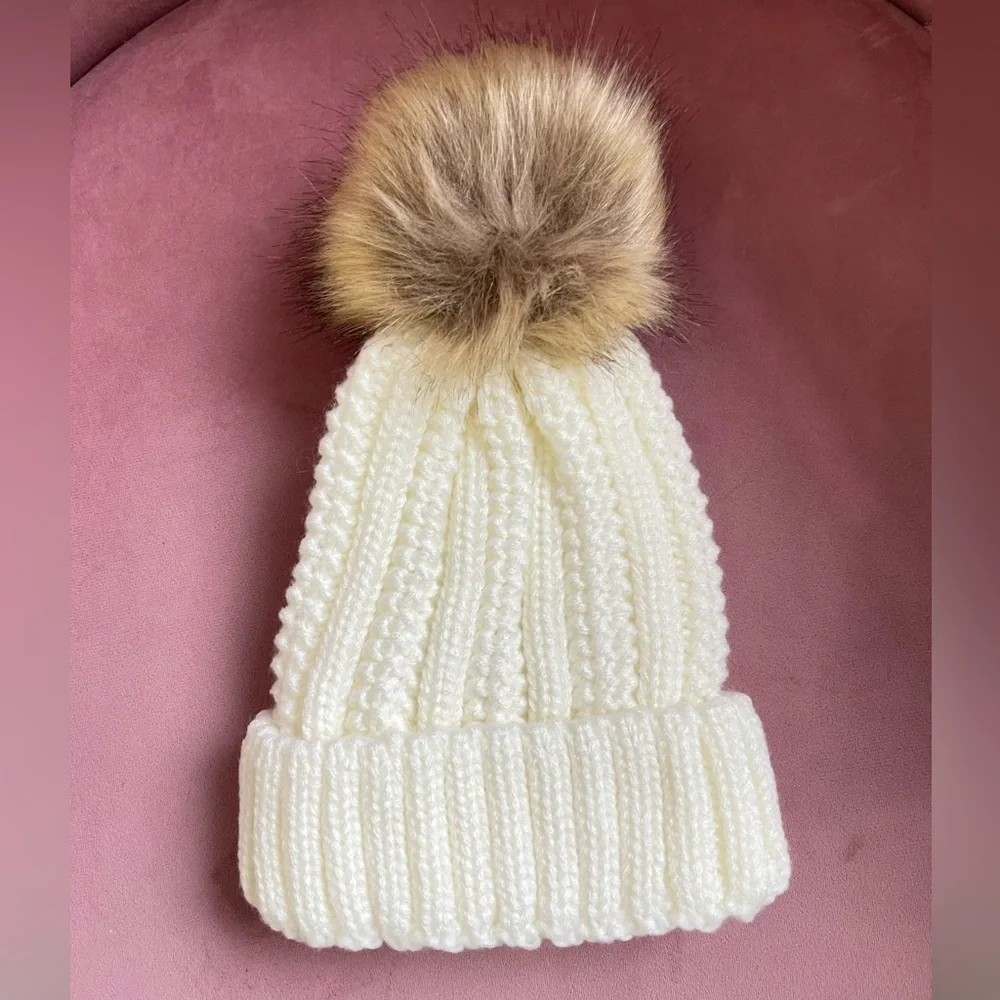New  Women’s Faux Fur Pom Cuffed Beanie